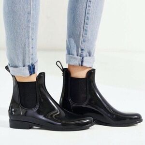 Sam Edelman black Tinsley pull on ankle glossy Chelsea rain boots 8| waterproof